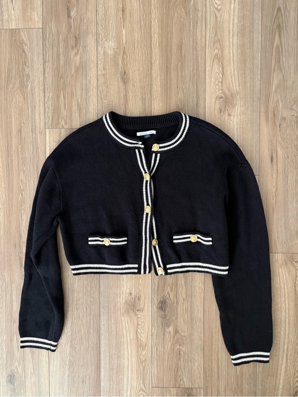 American Eagle Button-Up Crew Neck Cardigan